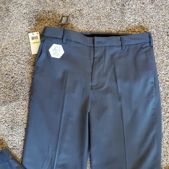 NWT Van Heusen slacks - Picture 3 of 4